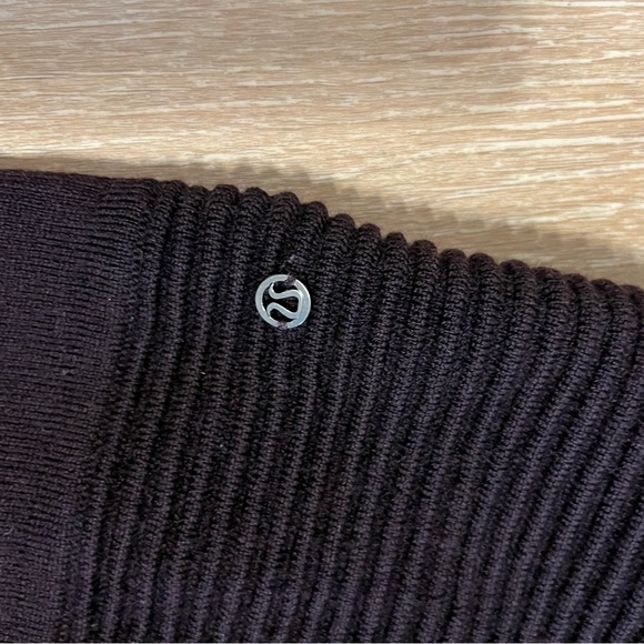 Sz 4 Plum Lululemon merino wool lotus cardigan - Picture 7 of 7